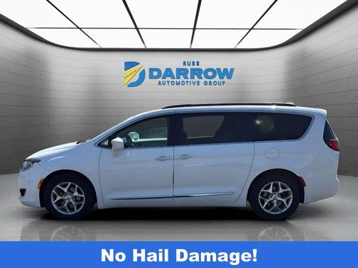 Bright White Clearcoat 2017 Chrysler Pacifica Touring-L