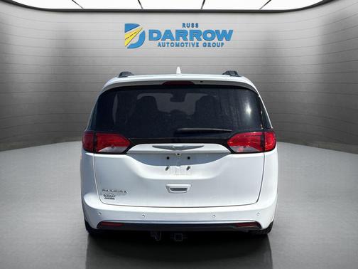 Bright White Clearcoat 2017 Chrysler Pacifica Touring-L