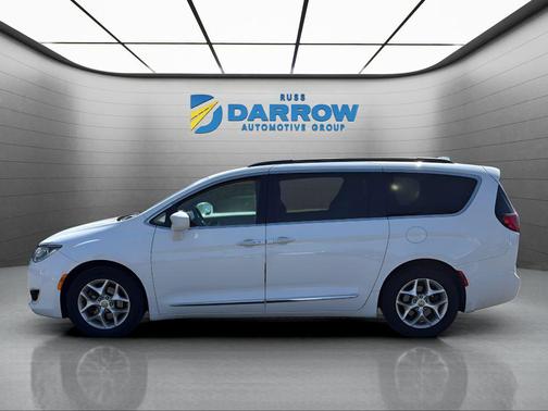 Bright White Clearcoat 2017 Chrysler Pacifica Touring-L