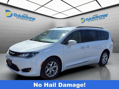 Bright White Clearcoat 2017 Chrysler Pacifica Touring-L