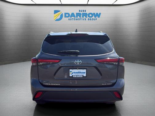 Magnetic Gray Metallic 2023 Toyota Highlander XLE