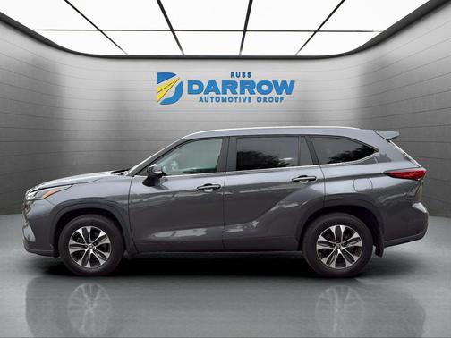 Magnetic Gray Metallic 2023 Toyota Highlander XLE