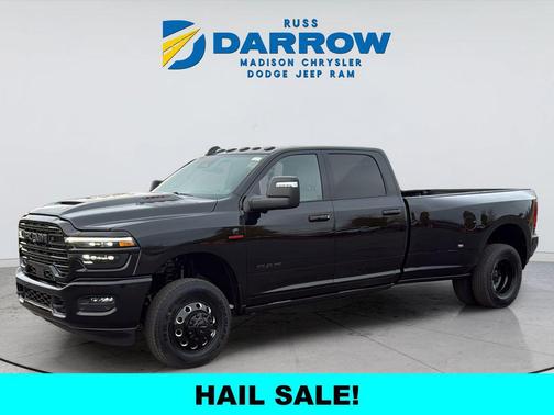 Diamond Black Crystal Pearlcoat 2026 RAM 3500 Laramie Crew Cab 4x4 8' Box