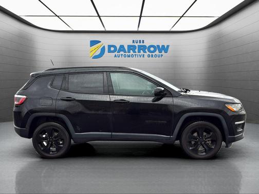 Diamond Black Crystal Pearlcoat 2018 Jeep Compass Latitude