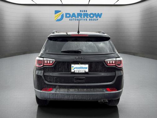 Diamond Black Crystal Pearlcoat 2018 Jeep Compass Latitude