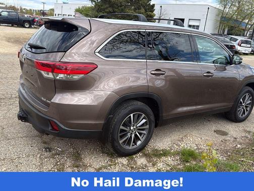 Walnut 2019 Toyota Highlander XLE