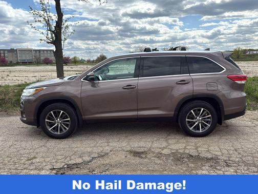 Walnut 2019 Toyota Highlander XLE