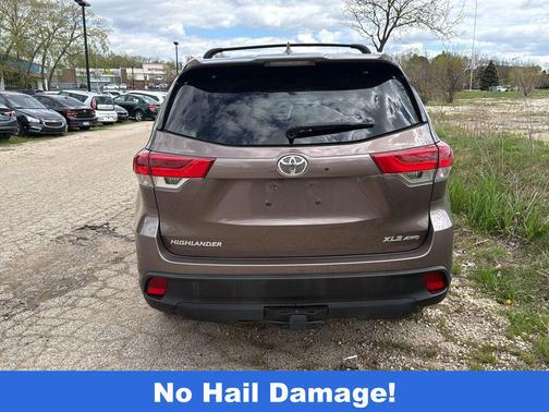 Walnut 2019 Toyota Highlander XLE