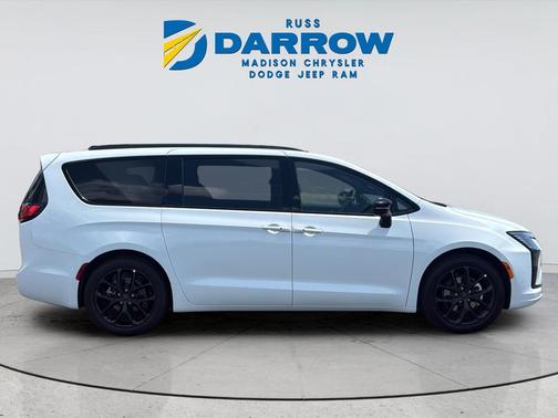 bright white clearcoat 2027 Chrysler Pacifica Limited