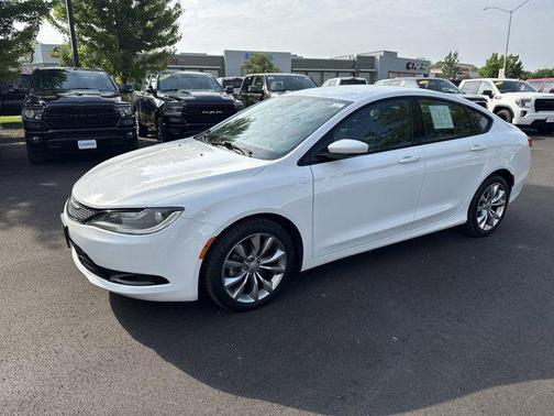 2016 Chrysler 200 S