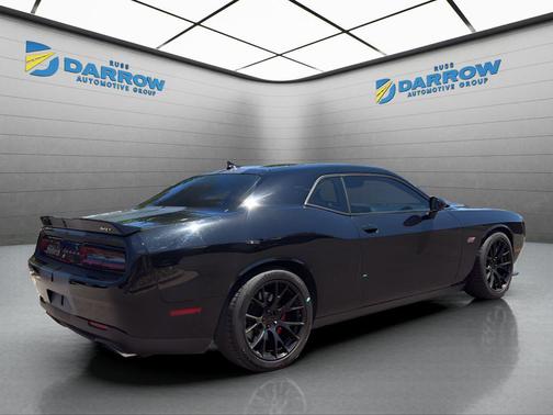 Pitch Black Clearcoat 2016 Dodge Challenger SRT 392