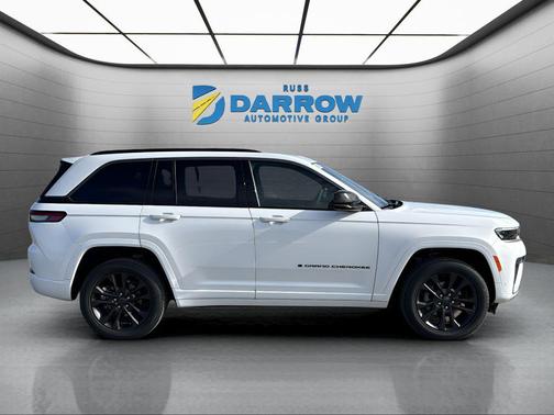 Bright White Clearcoat 2026 Jeep Grand Cherokee Limited