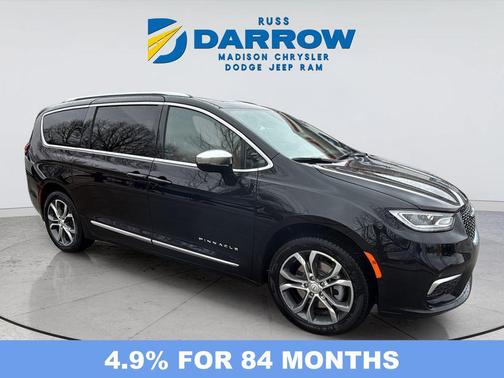 Diamond Black Crystal Pearlcoat 2026 Chrysler Pacifica L