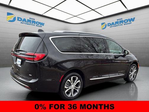 Diamond Black Crystal Pearlcoat 2026 Chrysler Pacifica L