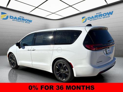Bright White Clearcoat 2026 Chrysler Pacifica L