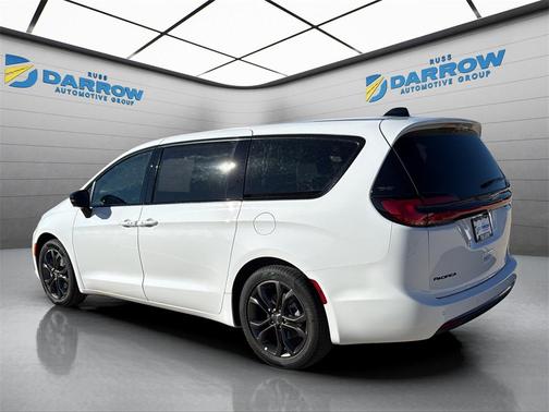 2026 Chrysler Pacifica L