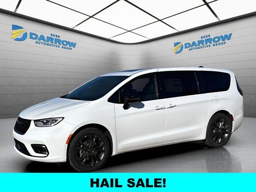 Bright White Clearcoat 2026 Chrysler Pacifica L