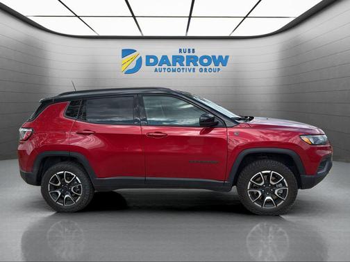 Red Hot Pearlcoat 2025 Jeep Compass Trailhawk