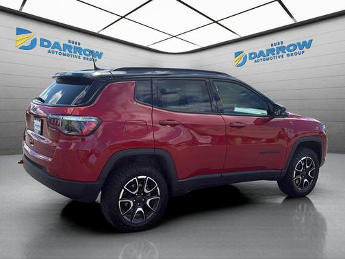 Red Hot Pearlcoat 2025 Jeep Compass Trailhawk