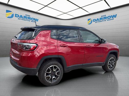 Red Hot Pearlcoat 2025 Jeep Compass Trailhawk