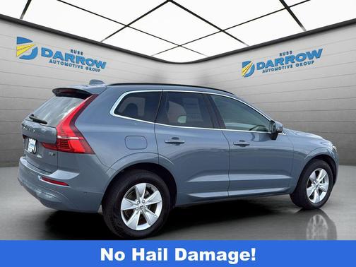 Denim Blue Metallic 2022 Volvo XC60 B5 Momentum