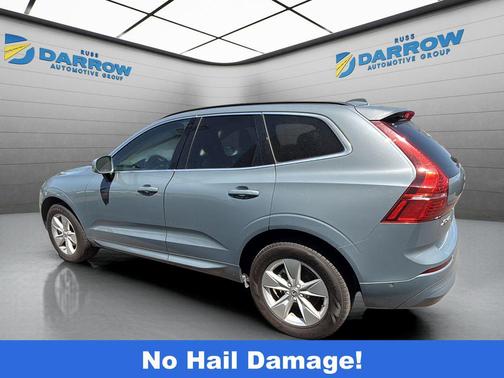 Blue 2022 Volvo XC60 B5 Momentum