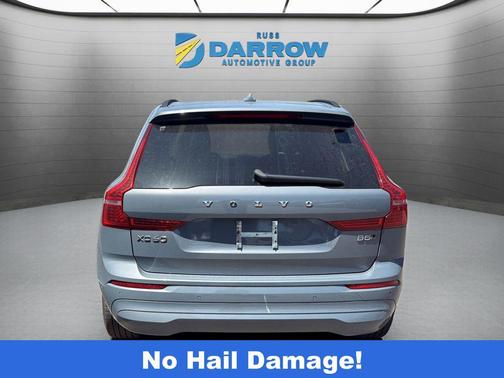 Blue 2022 Volvo XC60 B5 Momentum