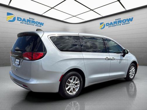 Silver Mist Clearcoat 2022 Chrysler Voyager LX