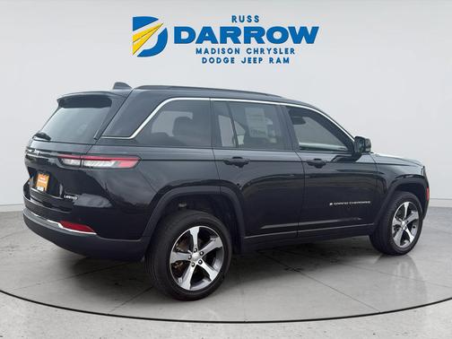 Diamond Black Crystal Pearlcoat 2025 Jeep Grand Cherokee Limited