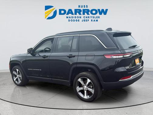 Diamond Black Crystal Pearlcoat 2025 Jeep Grand Cherokee Limited