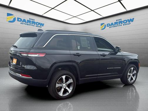 Diamond Black Crystal Pearlcoat 2025 Jeep Grand Cherokee Limited