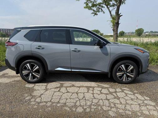 2022 Nissan Rogue SL