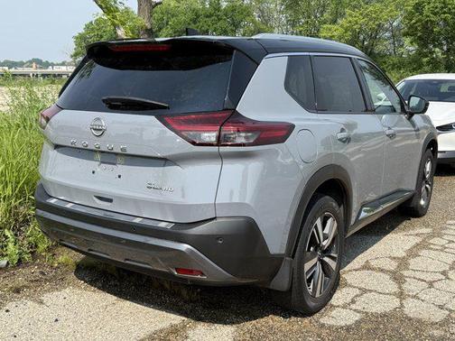 2022 Nissan Rogue SL