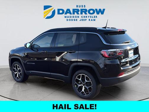 Diamond Black Crystal Pearlcoat 2026 Jeep Compass Limited