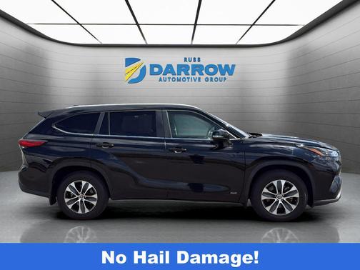 Midnight Black Metallic 2023 Toyota Highlander Hybrid XLE