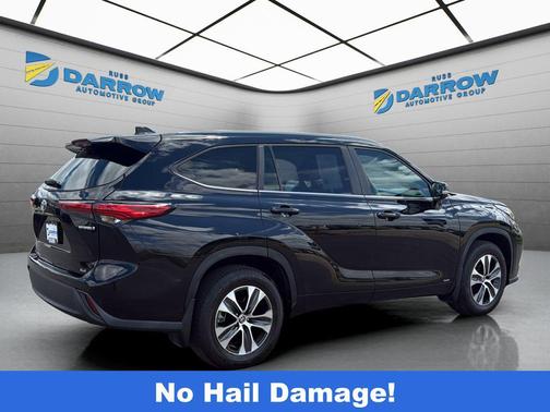Midnight Black Metallic 2023 Toyota Highlander Hybrid XLE