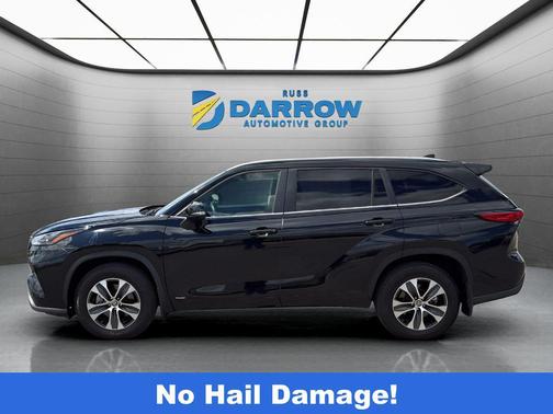 Midnight Black Metallic 2023 Toyota Highlander Hybrid XLE