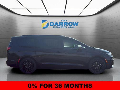 Diamond Black Crystal Pearlcoat 2026 Chrysler Pacifica Limited