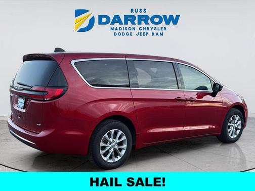 Red Hot Pearlcoat 2025 Chrysler Pacifica L