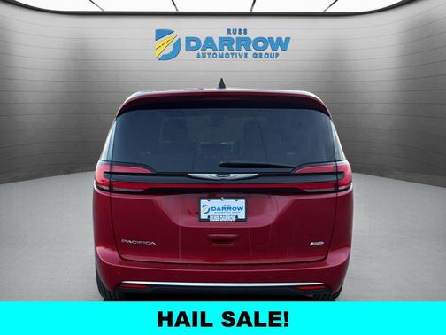 Red Hot Pearlcoat 2025 Chrysler Pacifica L
