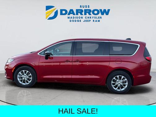 Red Hot Pearlcoat 2025 Chrysler Pacifica L