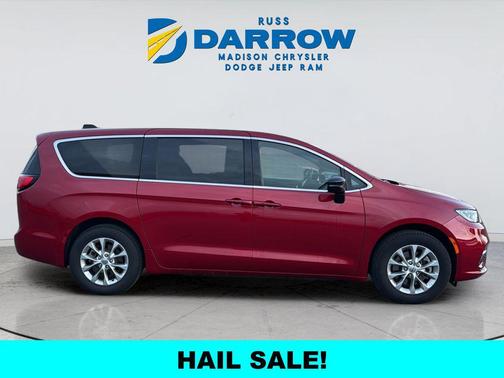 Red Hot Pearlcoat 2025 Chrysler Pacifica L