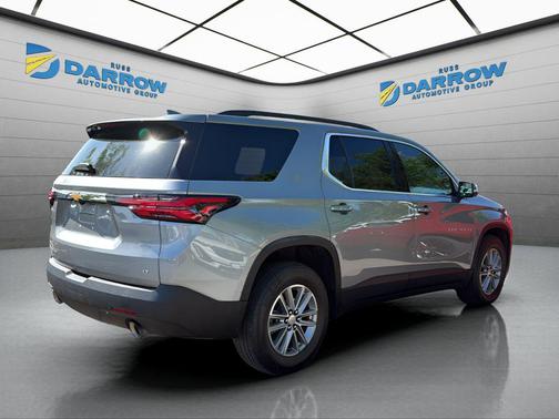 Sterling Gray Metallic 2023 Chevrolet Traverse LT Leather