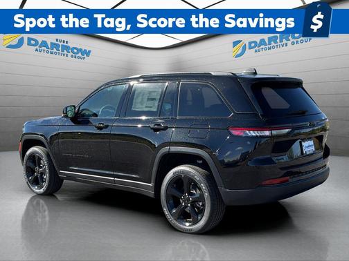 Diamond Black Crystal Pearlcoat 2025 Jeep Grand Cherokee Altitude