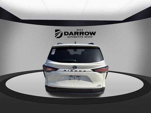 2021 Toyota Sienna XLE 8 Passenger