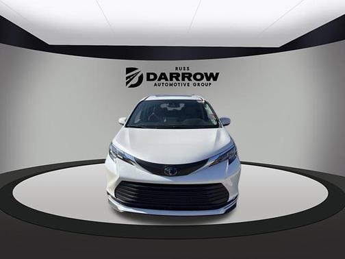 2021 Toyota Sienna XLE 8 Passenger