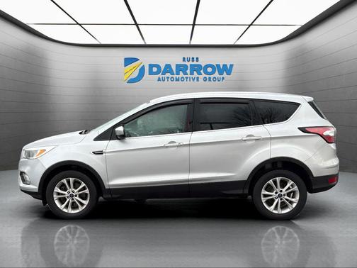 White Platinum Metallic Tri-Coat 2017 Ford Escape SE