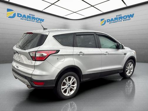 White Platinum Metallic Tri-Coat 2017 Ford Escape SE