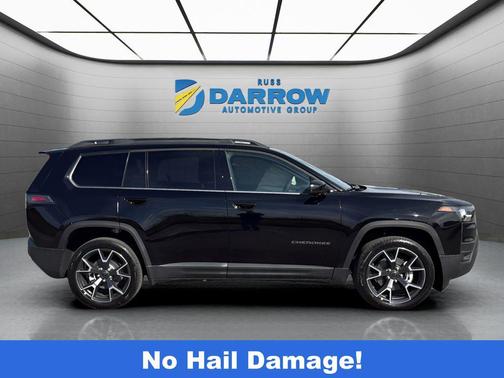 Diamond Black Crystal Pearlcoat 2026 Jeep Cherokee Overland