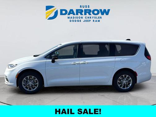 Bright White Clearcoat 2026 Chrysler Pacifica L